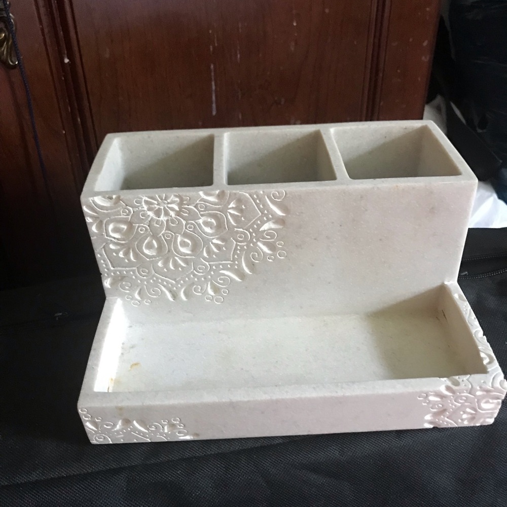Elegant Organizer with Floral Designs